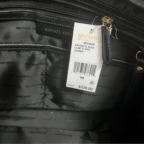 Michael Kors Limited Edition Voyager Love Tote Bag Black Stud Large Purse NWT - Picture 2 of 16